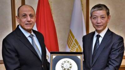 وزير الطيران والسفير الصيني يبحثان التعاون المشترك فى مجال النقل الجوى