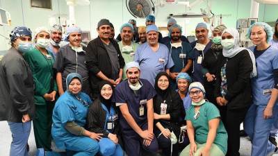 نجاح فصل التوأم السيامي العراقي عمر وعلي بعد عملية جراحية معقدة استغرقت 11 ساعة