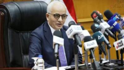 التعليم تقرر مد فترة امتحانات الطلبة المصريين بالخارج لـ6 مساء بتوقيت كل دولة