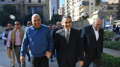 وزير قطاع الأعمال يستهل زيارته لشركة غزل المحلة بلقاء محافظ الغربية