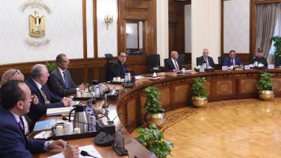 رئيس الوزراء يتابع جهود التوسع فى استصلاح وزراعة الأراضى الصحراوية