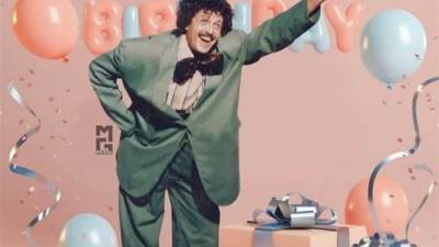 رمز السعادة .. دنيا سمير غانم تحيي ذكري ميلاد والدها