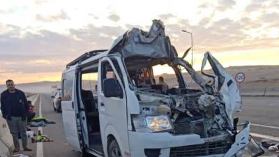 عاجل: مصرع راكب وإصابة 13 آخرين في انقلاب ميكروباص على طريق القطامية