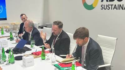 وزير الخارجية يستقبل الوزير الدنماركي للتعاون التنموي والسياسات المناخية