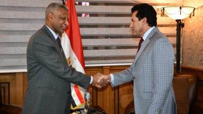 وزير الشباب والرياضة يبحث التعاون الثنائي مع مسئولو منظمة الفاو في مصر