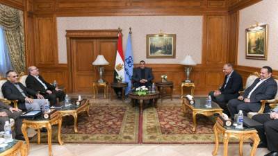  "وزير الدولة للإنتاج الحربى" يتفقد شركة بنها للصناعات الإلكترونية