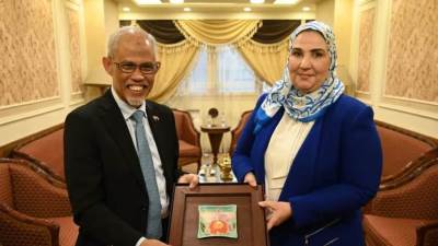 القباج تستقبل وزير التنمية الاجتماعية والأسرة بجمهورية سنغافورة