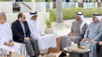 الرئيس السيسي يشارك فى قمة أبوظبى التشاورية.. صورة