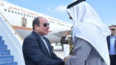 الرئيس السيسي يعود الى ارض الوطن بعد مشاركته في قمة أبوظبي التشاورية