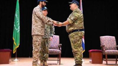 القوات البحرية السعودية تسلِّم نظيرَتها البريطانية قيادة قوة الواجب المختلطة (CTF 150) في البحرين