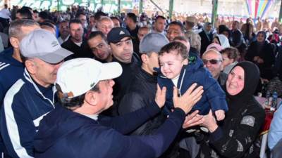 الرئيس السيسى يلتقى عددا من أسر وأهالى الطلبة المستجدين بالأكاديمية العسكرية.. صور