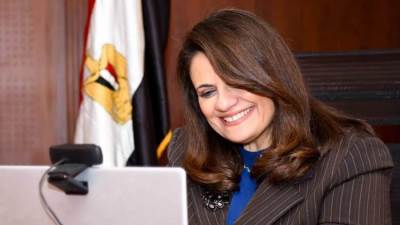 تفاصيل لقاء وزيرة الهجرة مع الجالية المصرية في البحرين وقطر 