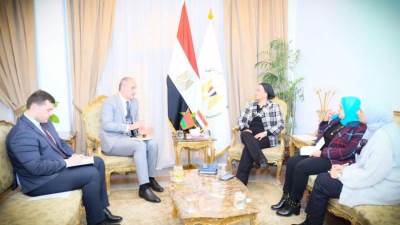 وزيرة البيئة تناقش مع سفير بيلاروسيا لتعاون الثنائي في مجال الاستثمار البيئي والمناخ محليا وعالميا