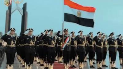 الجيش المصرى يهدى أغنية للشرطة فى عيدها السنوى بصوت مصطفى كامل