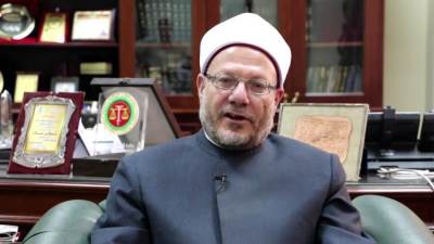 المفتي: يجوز إرسال المصريين المقيمين خارج البلاد بزكاة مالهم وفطرهم وتبرعاتهم إلى مصر 