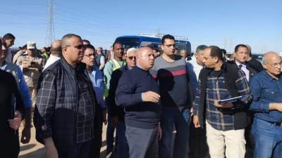 وزير النقل يتفقد مواقع العمل بالخط الثاني للقطار الكهربائي السريع من "أبوسمبل حتى الأقصر"