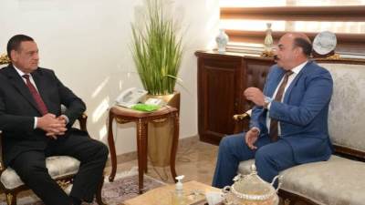 آمنه ومحافظ أسوان يتابعان مشروعات الخطة الاستثمارية و"حياة كريمة "والتوسع في معارض" أهلا رمضان" 