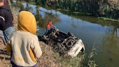 إصابة 7 أشخاص فى حادث انقلاب سيارة داخل مصرف بالغربية