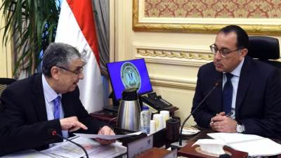 رئيس الوزراء يتابع مع وزير الكهرباء موقف المشروعات الجاري تنفيذها