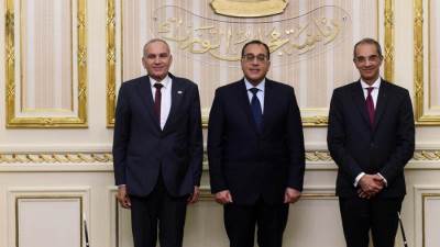 رئيس الوزراء يشهد توقيع مذكرة تفاهم بين حكومتي مصر وفلسطين