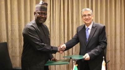 وزير الكهرباء يستقبل وزير الطاقة النيجيري والوفد المرافق له لبحث التعاون