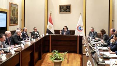 وزير الصحة يجتمع باللجنة الاستشارية العليا لطب الأسنان لوضع آليات العمل