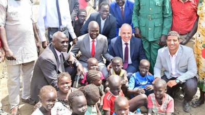 وزيرا الري المصري والجنوب سوداني يفتتحان محطة مياه الشرب الجوفية بجبل ليمون بجوبا