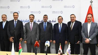 وزير البترول يعقد جلسة مباحثات مع نظيره الاردنى لتأمين توفير مصادر الطاقة