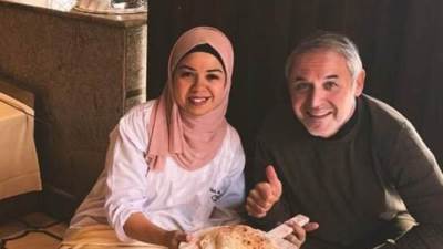 "بالعيش والملح".. السويسري كولر يتغنى بالحضارة المصرية القديمة 