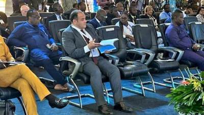 وزير التجارة والصناعة يصل العاصمة الغانية أكرا للمشاركة في منتدى اتفاقية التجارة الحرة القارية الأفريقية 