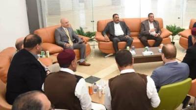 وزير التنمية ومحافظ مطروح يلتقيان عدداً من عمد ومشايخ مطروح لعرض جهود التنمية بالمحافظة