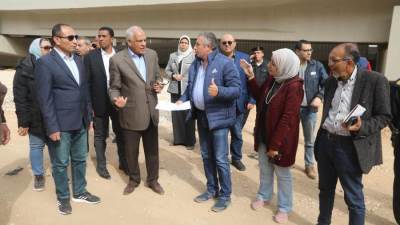 محافظ الجيزة: موقف سرفيس حضارى بأرض اللواء يستوعب 300 سيارة