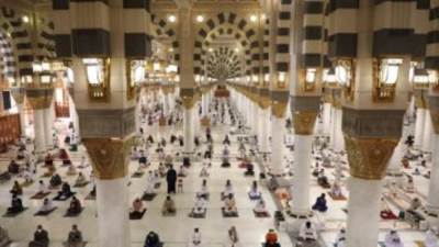 السعودية تطلق خدمة إصدار تأشيرة المرور للزيارة للقادمين "جواً" إلكترونيا