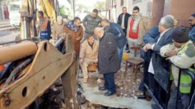 انقطاع المياه عن عدة مناطق بـ"وسط البلد" بسبب كسر ماسورة بشارع السبتية