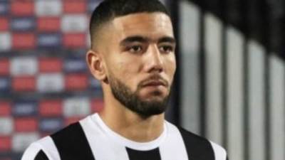 الأهلي يتسلّم بطاقة القندوسي.. وبيان الكاف يُبقي اللاعب مع منتخب الجزائر