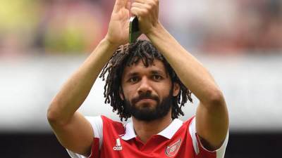 النني يغيب طويلا عن أرسنال بعد خضوعه لجراحة في الركبة 