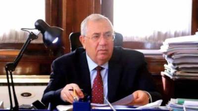 تنفيذاً لتكليفات الرئيس.. وزير الزراعة يتابع عمليات استكشاف وحصر الأراضي الصحراوية الصالحة للزراعة