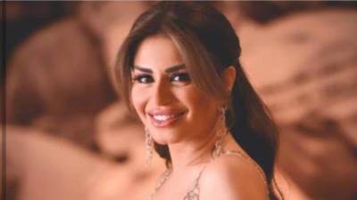 منة فضالي تعلن تعرضها لوعكة صحية.. بموت بقالي 3 أيام 