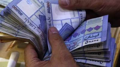 انهيار كبير في سعر صرف الليرة وارتفاع أسعار الوقود في لبنان