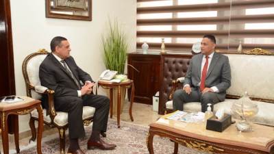 وزير التنمية يتابع مع محافظ الدقهلية تنفيذ المشروعات التنموية وتوفير السلع الغذائية لمواطنى المحافظة