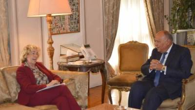 وزير الخارجية يستقبل رئيسة لجنة الشئون الخارجية والدفاع بمجلس الشيوخ الإيطالي