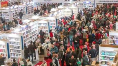 300 ألف زائر فى اليوم الثامن لمعرض القاهرة الدولى للكتاب