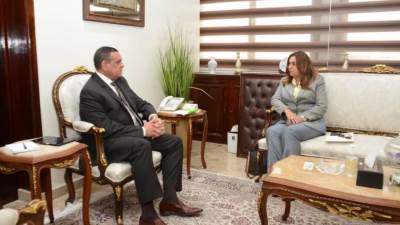 وزير التنمية المحلية يتابع مع محافظ دمياط المشروعات التنموية والخدمية