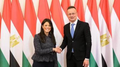 المشاط تعقد جلسة مباحثات موسعة مع وزير الخارجية والتجارة المجري ضمن فعاليات اللجنة المشتركة