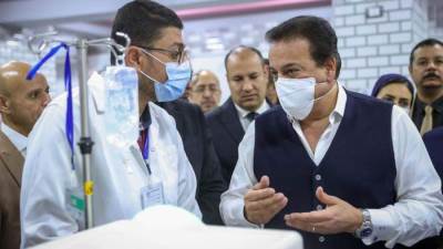 عبدالغفار يوجه بالتنسيق مع «التأمين الصحي» لتيسير علاج المرضى بمستشفى أبو كبير