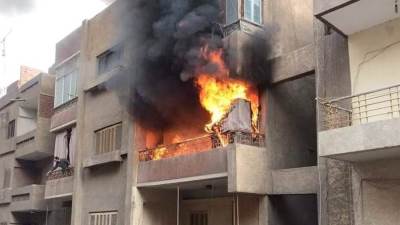 مصرع أب وأم واطفالهما الثلاثة في حريق هائل بعقار في شبرا