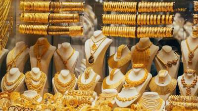 شعبة الذهب: 55 دولار انخفاض في يوم واحد وأداء قوي للذهب خلال العام