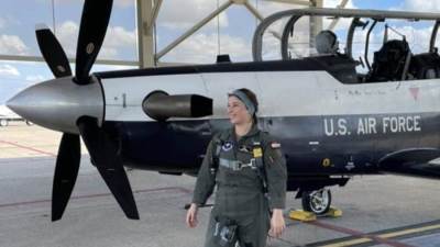 تخرج أول امرأة لبنانية تقود طائرة عسكرية هجومية بالجيش اللبناني