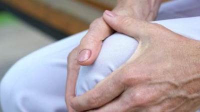 طقطقة المفاصل مؤشر على أمراض خطيرة.. تفاصيل