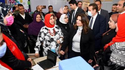 وزيرة الهجرة تتفقد قافلة "صناع الخير" الطبية لعلاج المواطنين بالمنوفية